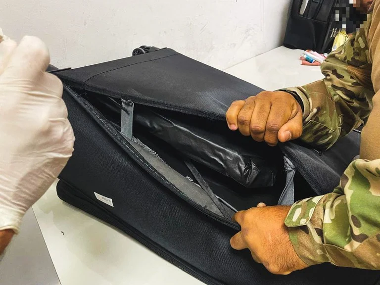 PF Prende Seis Pessoas no Aeroporto de Guarulhos em Operações Contra o Tráfico e Foragidos
