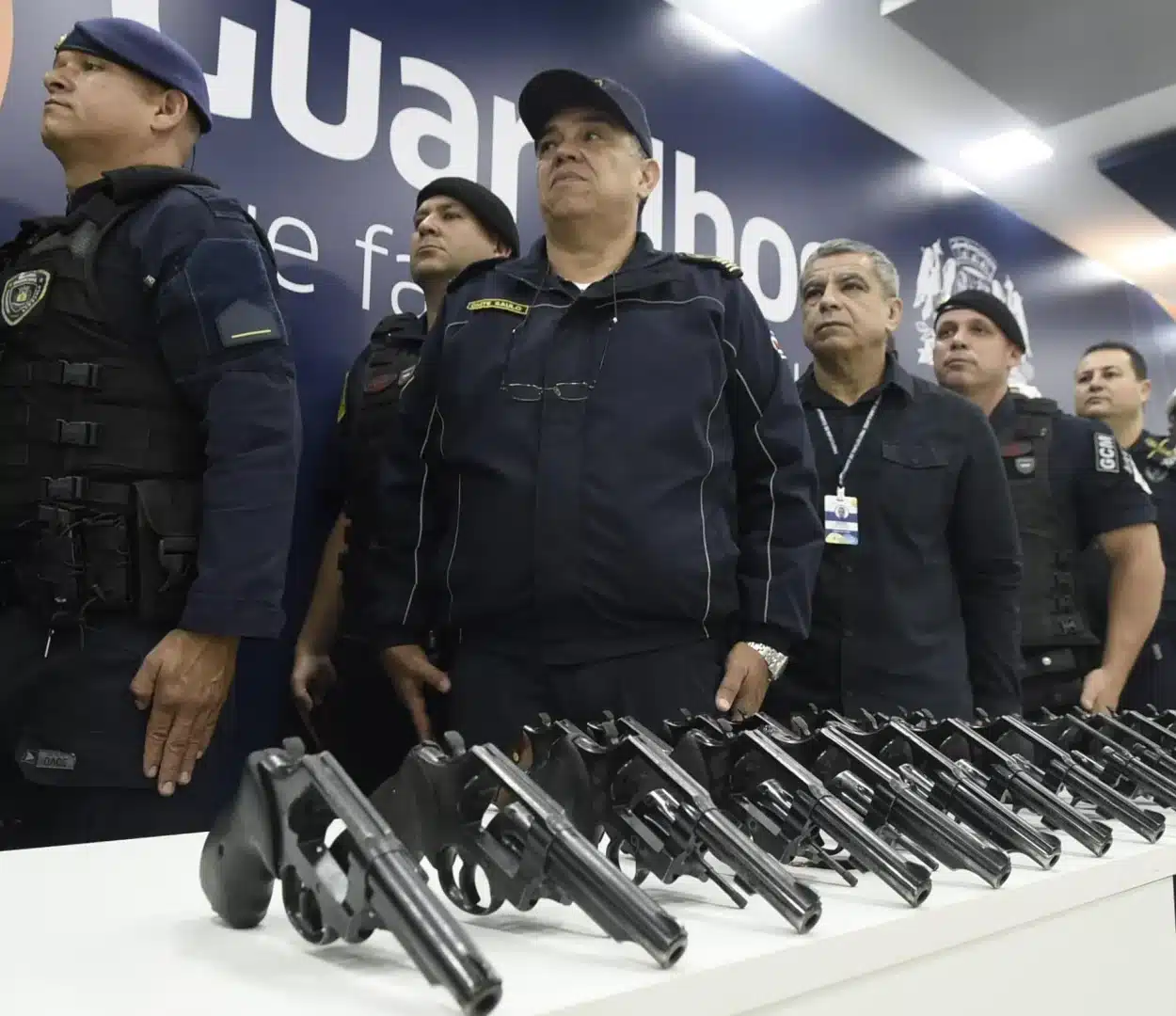 Guarulhos Doa 42 Revólveres Calibre 38 para Cidades do Interior e Fortalece Segurança no Estado