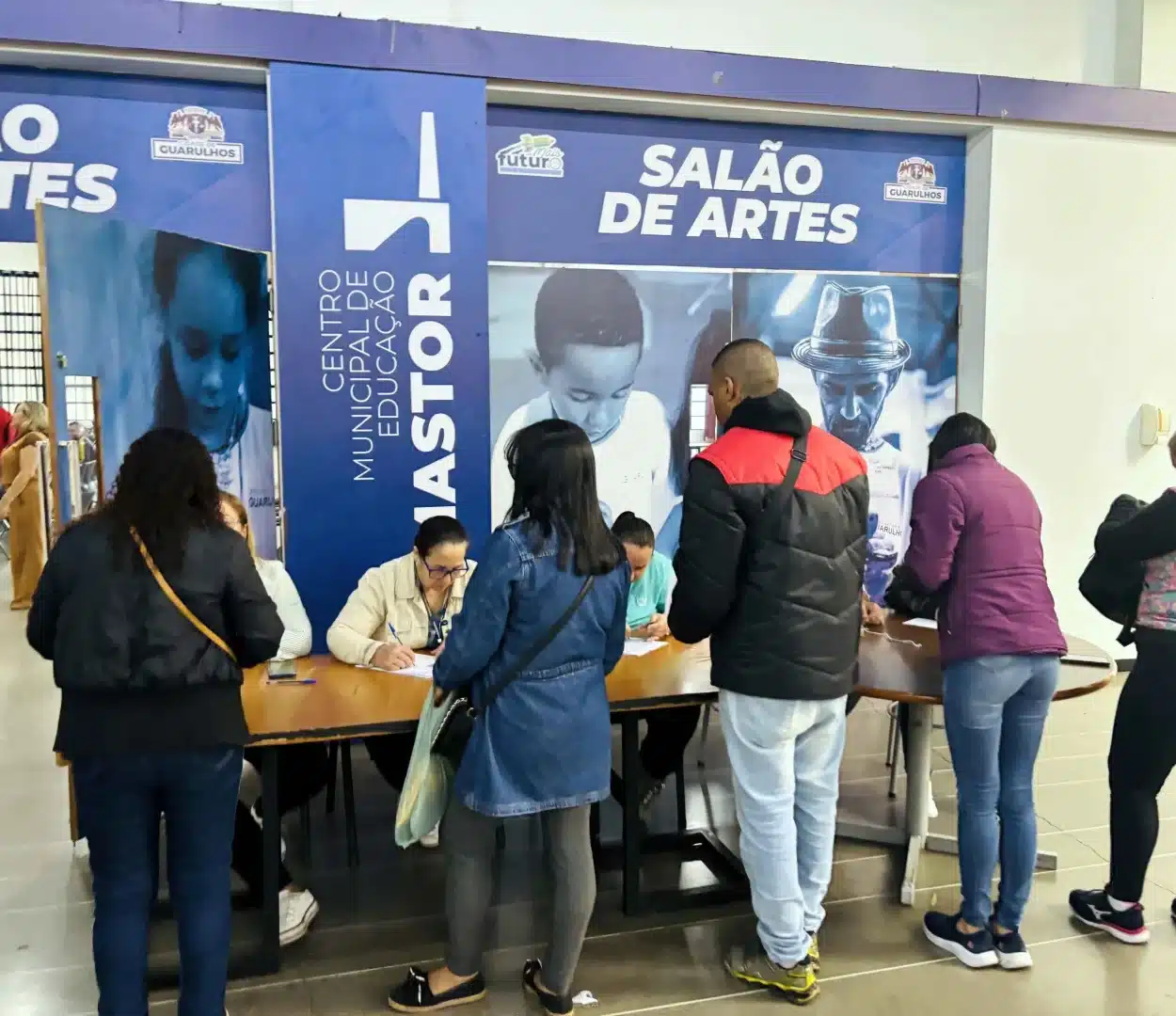 Prefeitura Promove Mutirões e Oferta Mais de 1,7 Mil Vagas de Emprego e Estágio em Guarulhos