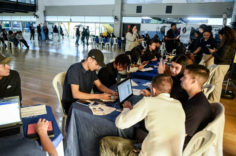 CEU Pimentas Recebe Mutirão +Estágios e Encaminha Mais de 300 Estudantes para Vagas Remuneradas