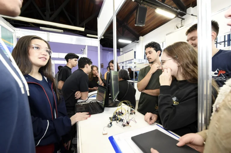Semana do Conhecimento Acelera no Adamastor com Foco em Jovens Cientistas; Evento Terá ExpoCriatividade e Premiação na Sexta-feira