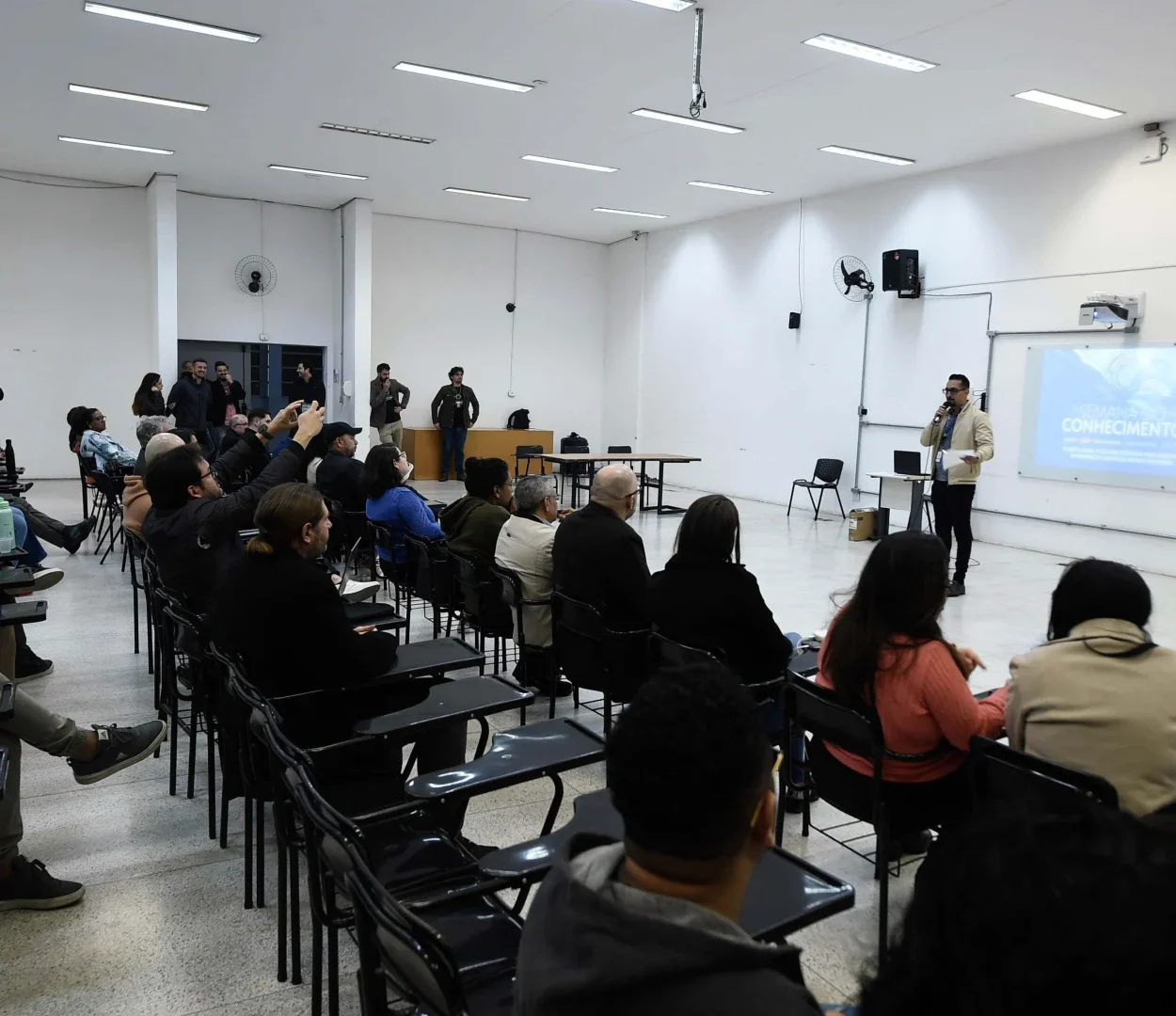 Semana do Conhecimento Acelera no Adamastor com Foco em Jovens Cientistas; Evento Terá ExpoCriatividade e Premiação na Sexta-feira