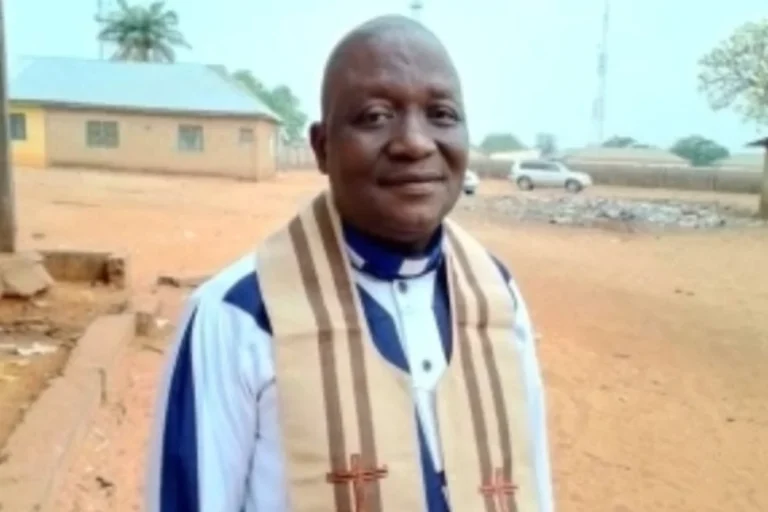 Jornal Condena Ato na Nigéria: Sangue de Inocentes Sendo Derramado; Pastor É Morto e País Declara Emergência