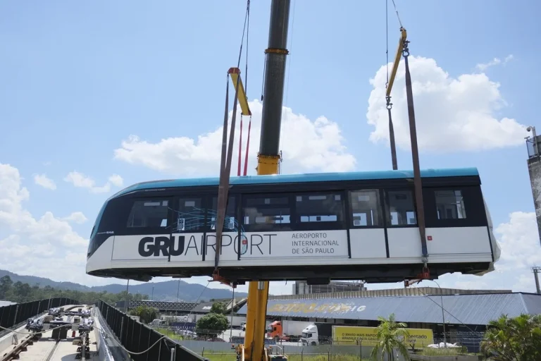 Monotrilho Aeromovel do Aeroporto de Guarulhos Inicia Operação Restrita Após Atrasos e Falhas