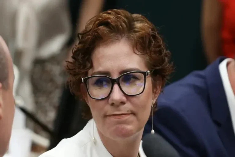 Bate o Martelo: STF Confirma por Unanimidade a Perda de Mandato de Carla Zambelli