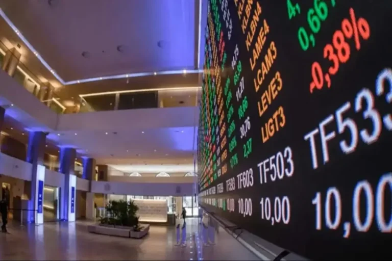 Bolsa bate 165 mil pontos e Dólar sobe com tensão de vistos nos EUA: O impacto em Guarulhos