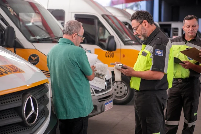 Prefeitura de Guarulhos vistoria vans do TEG para garantir segurança na volta às aulas