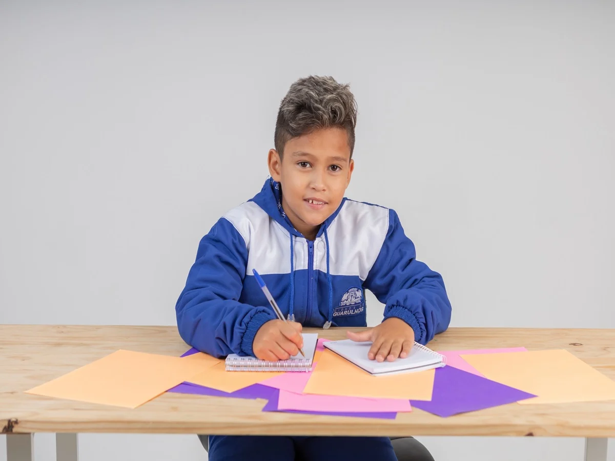 VOLTA ÀS AULAS 2026: GUARULHOS RECEBE 110 MIL ALUNOS NA SEGUNDA (9) COM ENTREGA IMEDIATA DE UNIFORMES E KITS