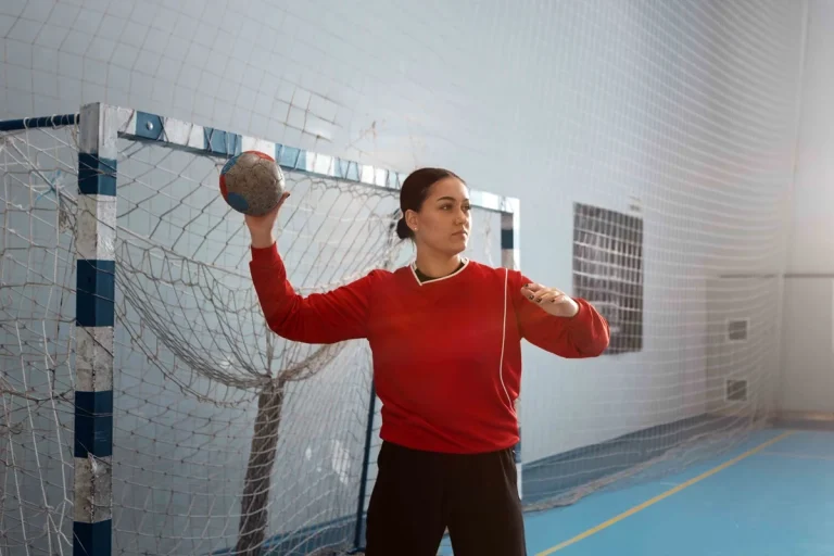 Handebol feminino realiza seletiva para categorias juvenil e júnior