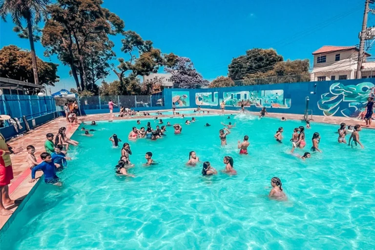 Piscinas dos CEUs estarão abertas no feriado de Carnaval