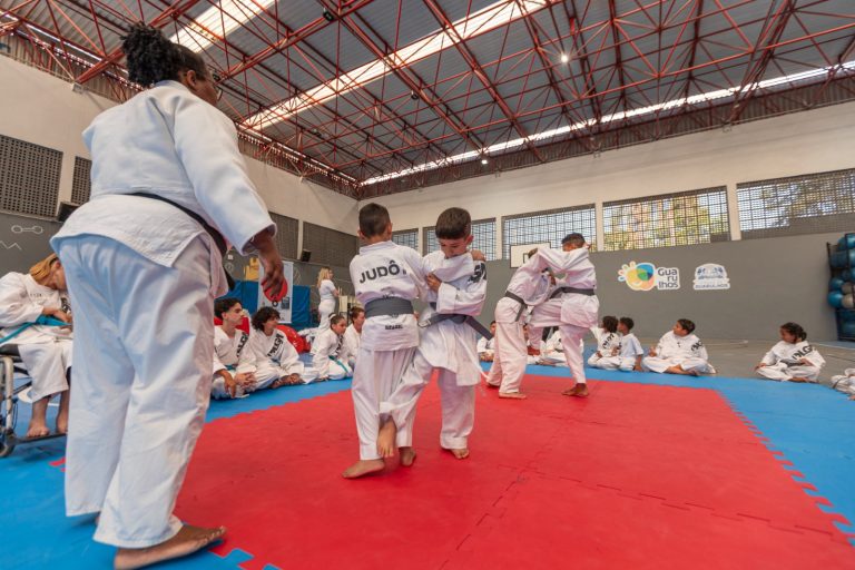 Mutirão em Guarulhos: Prefeitura abre inscrições para cursos gratuitos nos CEUs e Adamastor