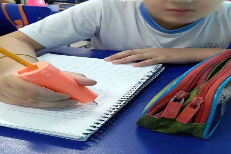 Educação em Guarulhos: Projeto de impressão 3D para alunos especiais ganha reconhecimento internacional