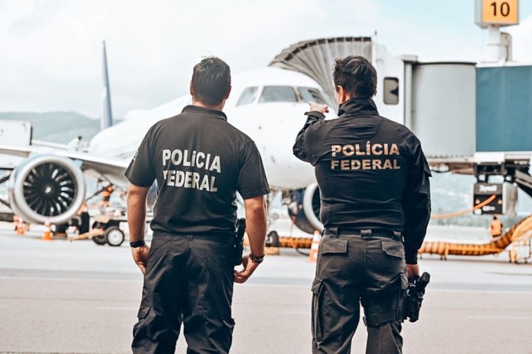 Operação da Polícia Federal no Aeroporto de Guarulhos prende 12 pessoas e barra 20 kg de cocaína