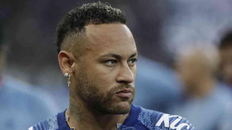 Corrida contra o tempo: Neymar faz cirurgia regenerativa no joelho para buscar vaga na Seleção de Ancelotti na Copa 2026