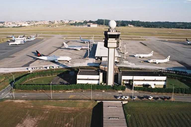 Princípio de incêndio fecha Aeroporto de Guarulhos pela manhã e cancela voo da Latam para Passo Fundo