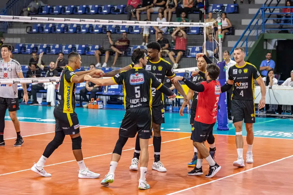 Fim da Linha na Superliga: Vôlei Guarulhos sofre revés contra o Praia Clube, encerra temporada e já foca no Paulista