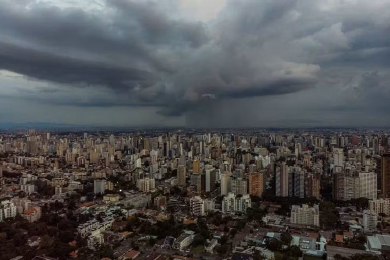 Frente Fria no Dia das Mães: Frio intenso chega a São Paulo e Guarulhos entra em alerta para o fim de semana