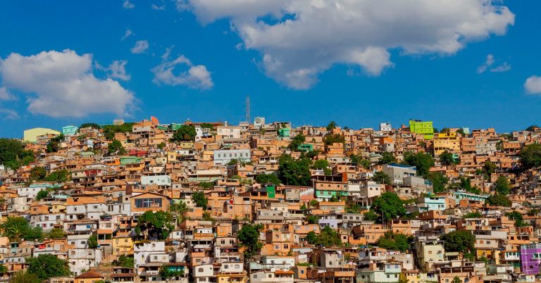 Inflação Acelera para Famílias de Baixa Renda e Pressiona o Poder de Consumo no Varejo