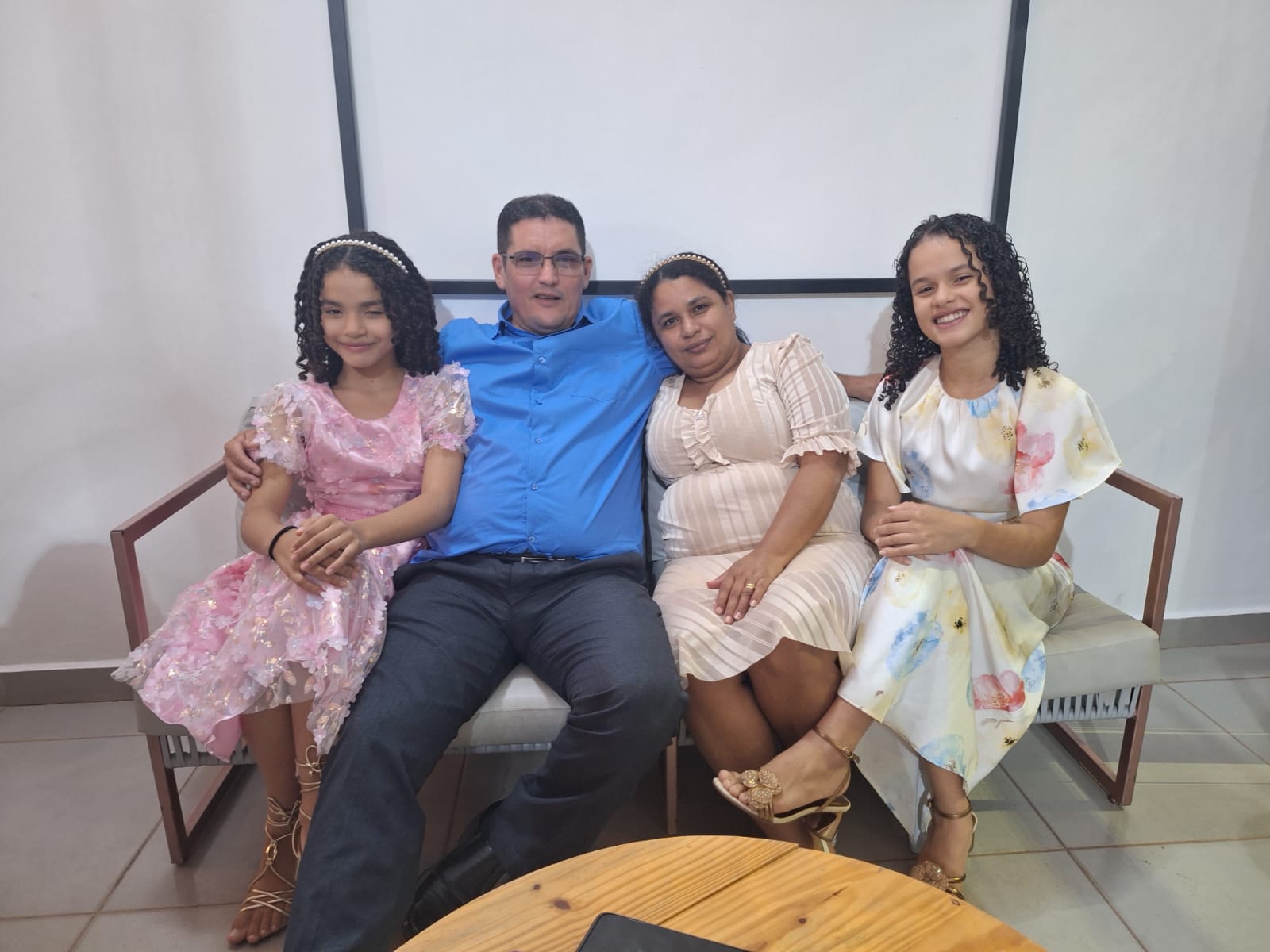 Do Maranhão aos palcos: A história de fé de José Luis, o pai por trás do talento de Talita e Talia