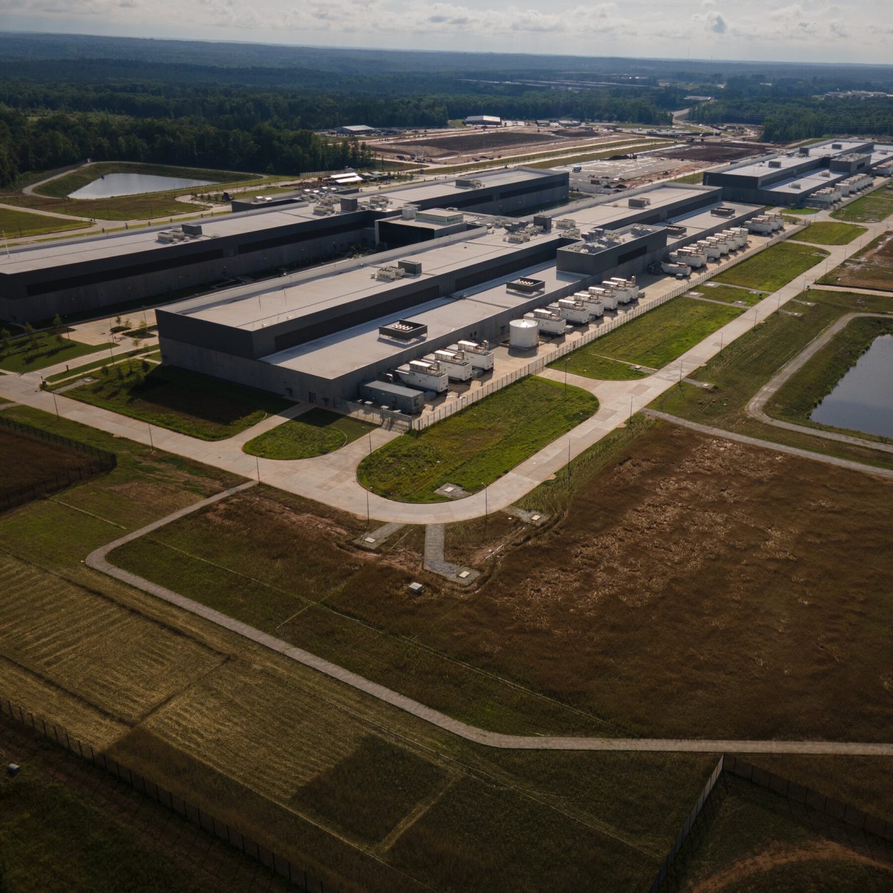 Federal Energy Regulator Seeks to Limit Conflicts Over Data Centers