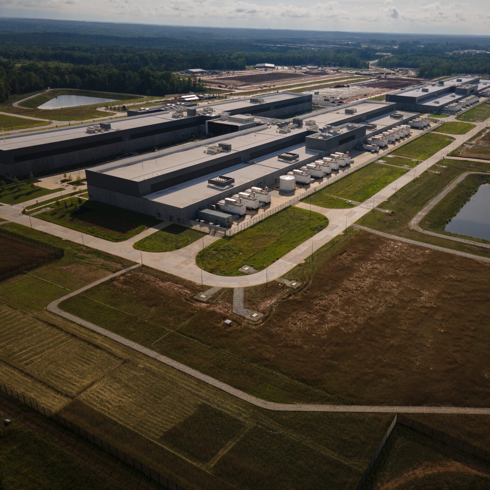 federal energy regulator seeks to limit conflicts over data centers 1781877661210