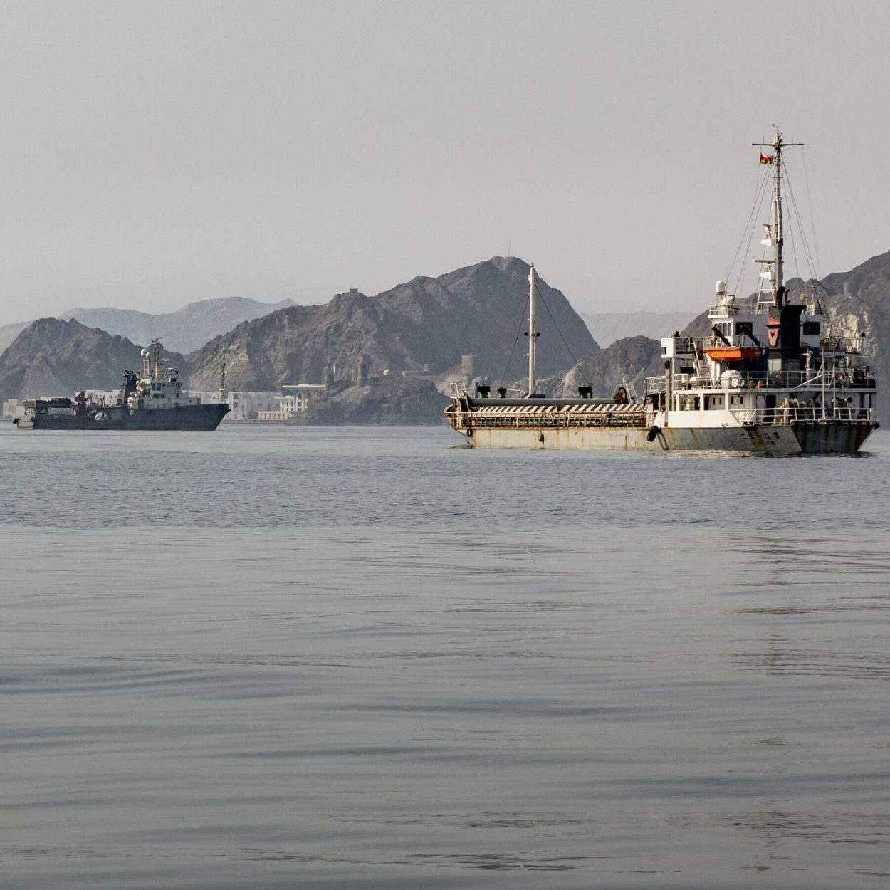 Mideast Live Updates: Iranian Forces Say They Closed Strait of Hormuz