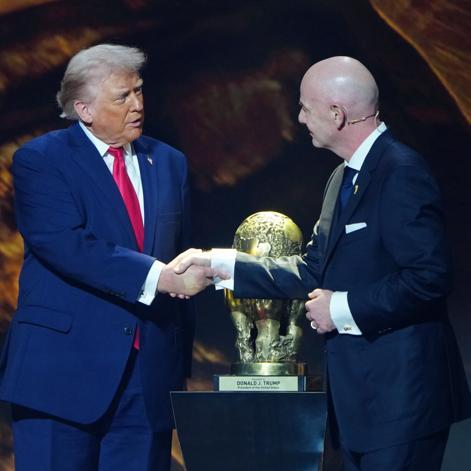 Trump Asked FIFA to Review U.S. Player’s Suspension. Now He’s Eligible to Play. — imagem editorial da cobertura de Economia na Gazeta News Guarulhos