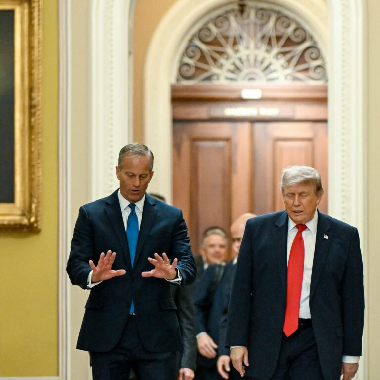 Trump Says He Won’t Sign Housing Bill, in Protest Over Stalled Voting Measure — imagem editorial da cobertura de Economia na Gazeta News Guarulhos