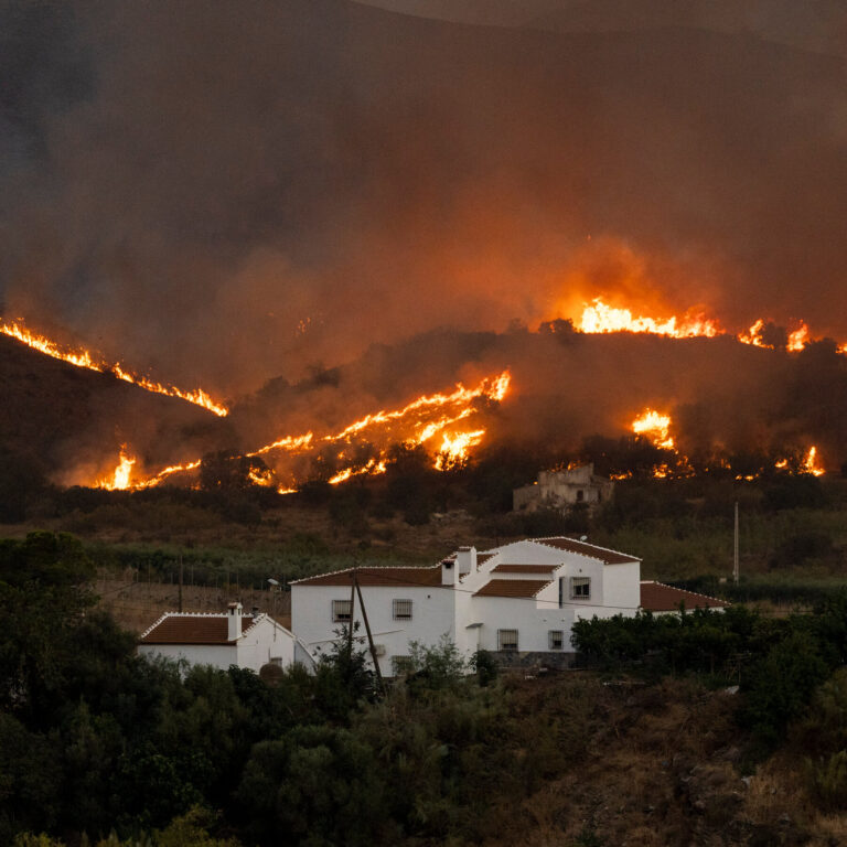 Incêndio em Espanha mata 12 pessoas e deixa 20 desaparecidas — imagem editorial da cobertura de Economia na Gazeta News Guarulhos
