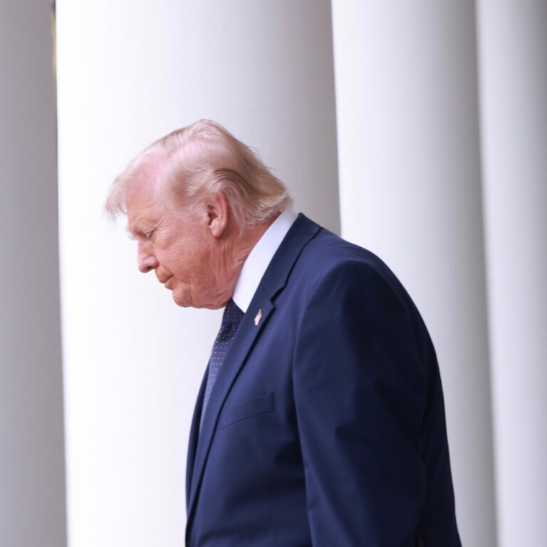 Trump’s Posts on Singing Somali Schoolchildren Stir Anger in Minnesota — imagem editorial da cobertura de Economia na Gazeta News Guarulhos