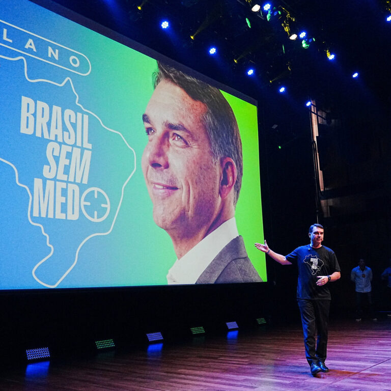 A Brazilian Biopic About Jair Bolsonaro Is Threatening His Son’s Presidential Campaign — imagem editorial da cobertura de Economia na Gazeta News Guarulhos