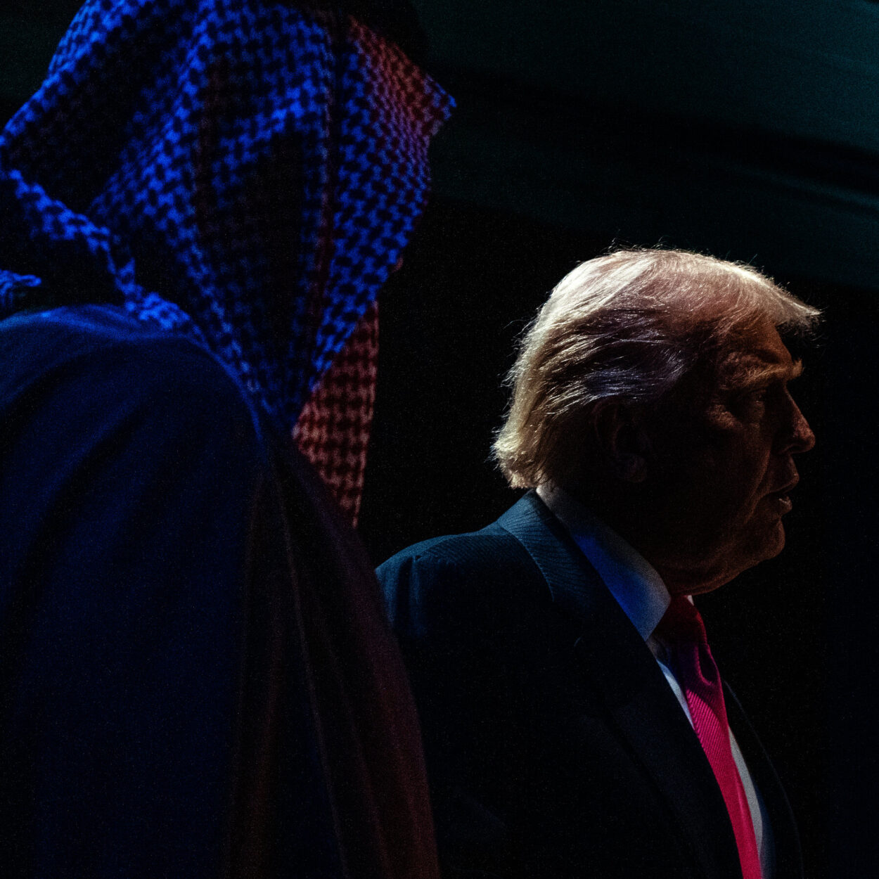 Trump Empurra Energia Nuclear, Incluindo Acordo com Arábia Saudita. Seu Família e Apoiadores Podem Ganhar.