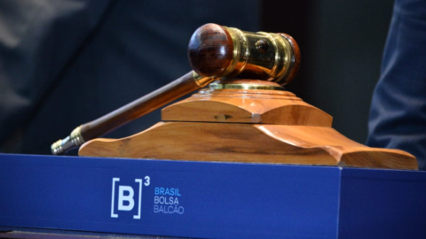 Copel não deve participar dos leilões de transmissão e baterias, diz CEO