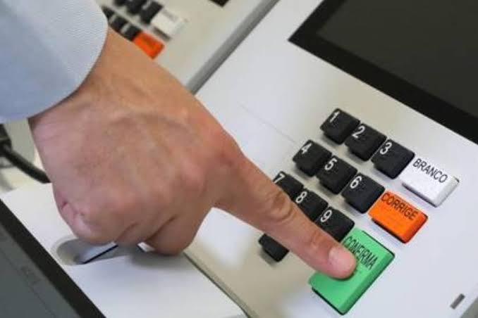Partidos têm até o dia 15 para registrarem candidaturas nos tribunais