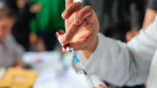 Dia D de Multivacinação em Guarulhos: UBSs abertas neste sábado (22) para imunização e combate ao sarampo