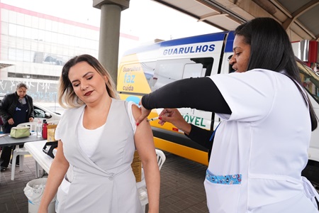 Vacimóvel no Terminal Pimentas oferta vacina da gripe e sarampo