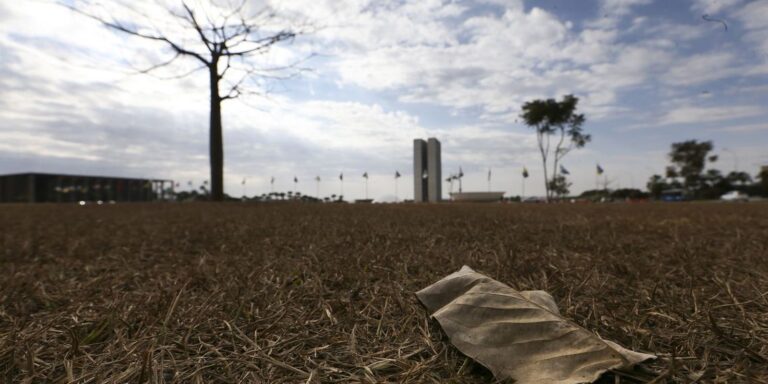 regiao-sul-enfrenta-risco-de-temporais-e-granizo-enquanto-outras-regioes-sofrem-