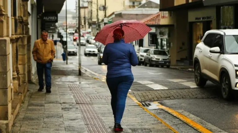fronte-fria-traz-queda-de-temperatura-e-ventos-fortes-para-sao-paulo
