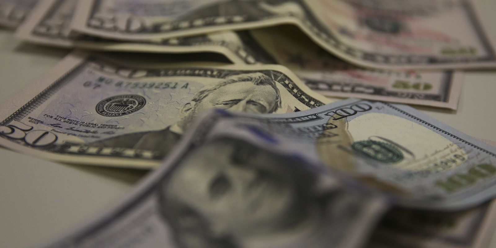 Brasil e EUA retomam negociações após tarifas de 25% e 12,5%