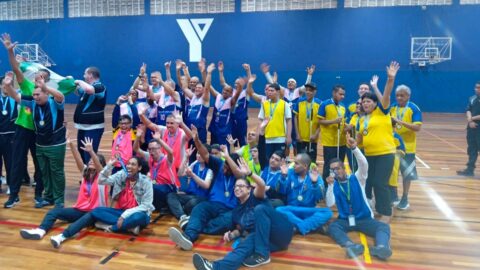 Alunos com deficiência visual do Peis participam de festival de basquete em Guarulhos