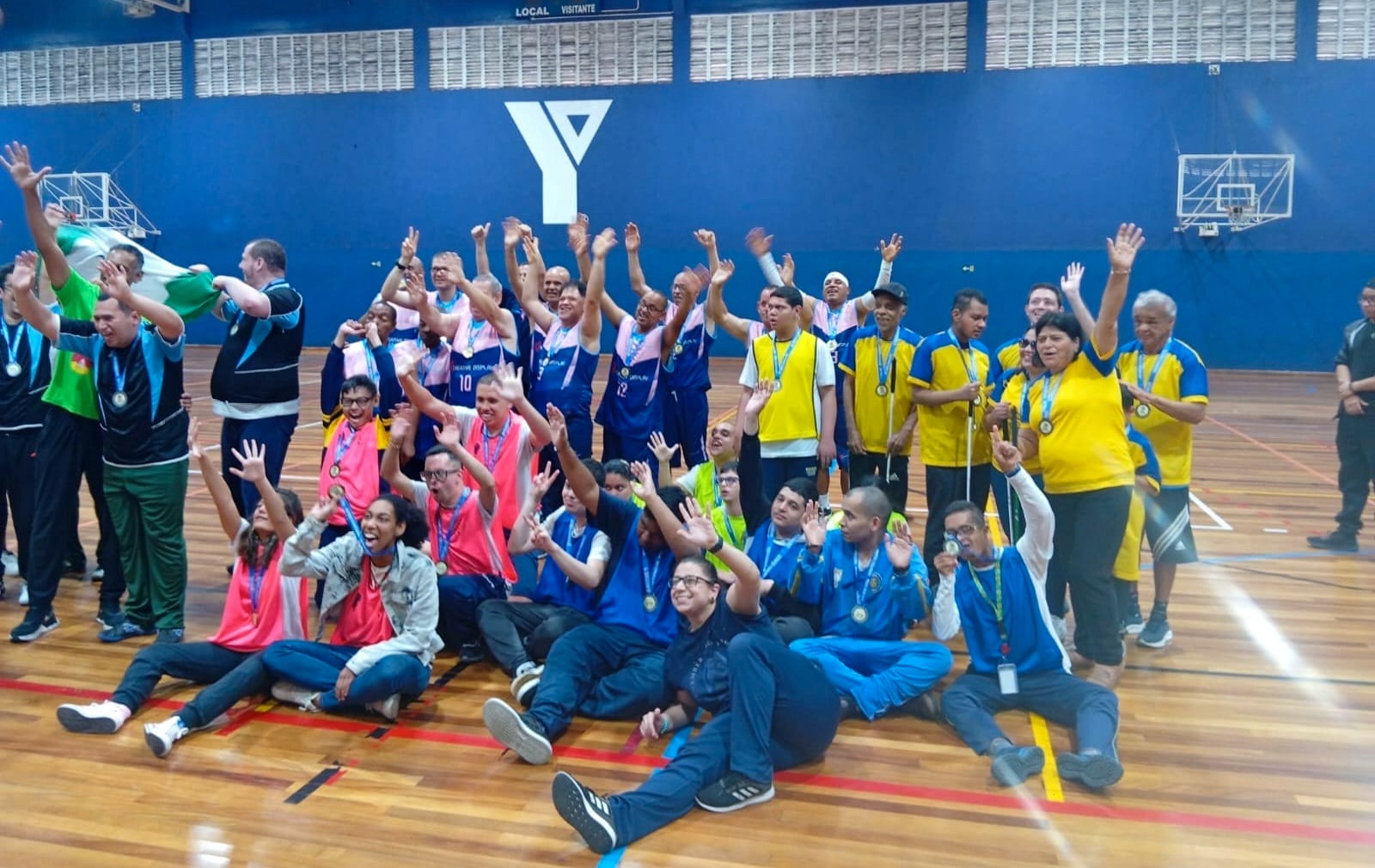 Alunos com deficiência visual do Peis participam de festival de basquete em Guarulhos