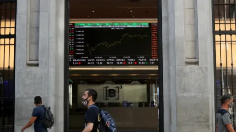Bolsa brasileira sobe 1,3% e atinge maior nível em quase quatro meses