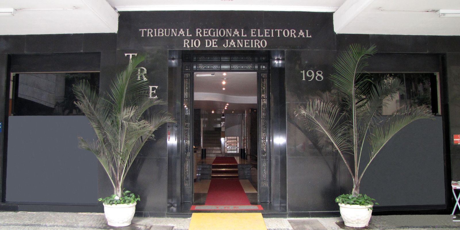TRE-RJ cassa candidatura de Val Ceasa por suspeita de ligação com organização criminosa