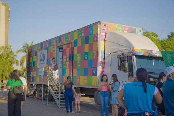 Projeto Ecoarte leva arte, tecnologia e carreira a 9 mil estudantes de Guarulhos