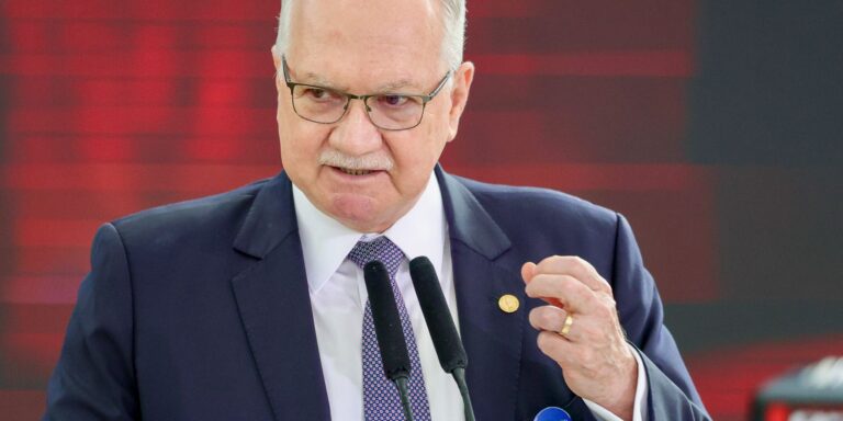 fachin-da-prazo-para-mendonca-e-gonet-responderem-acusacao-de-moraes