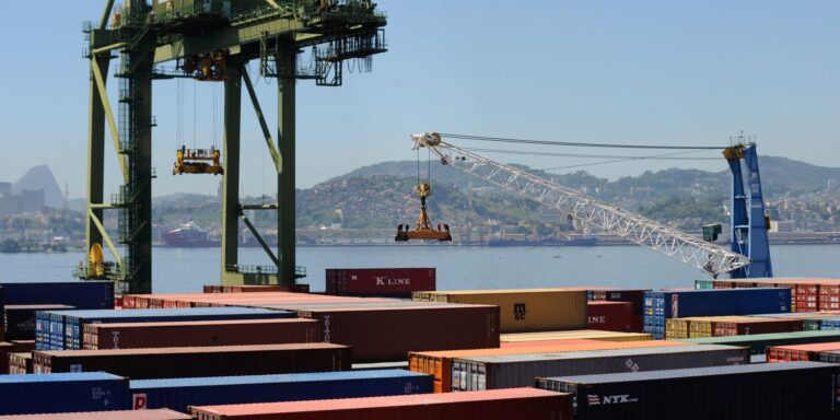 balanca-comercial-brasileira-registra-superavit-de-us-7-4-bilhoes-em-agosto