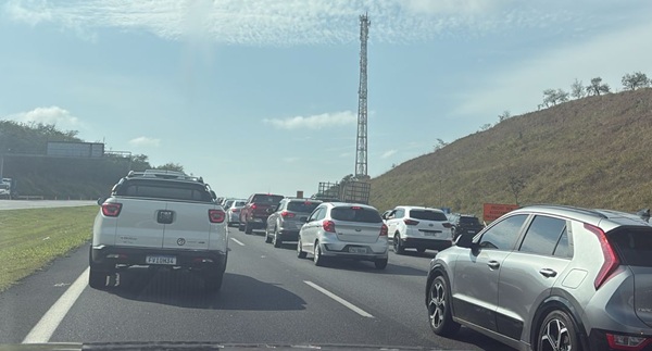 Trânsito intenso trava rodovias no feriado de 7 de Setembro