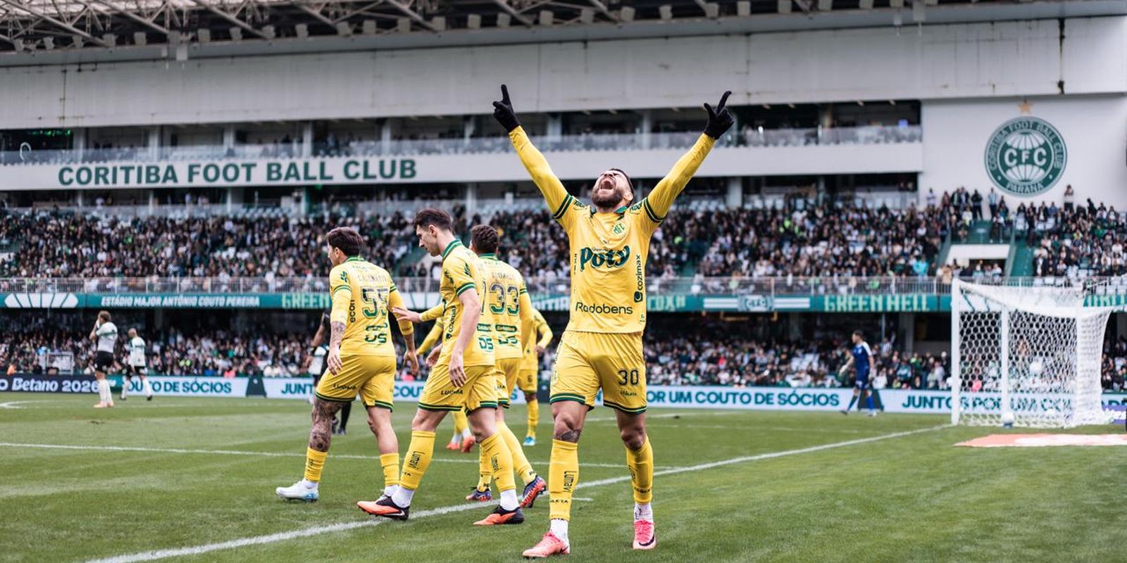 Mirassol vence Coritiba e mantém Vasco e Internacional na zona de rebaixamento