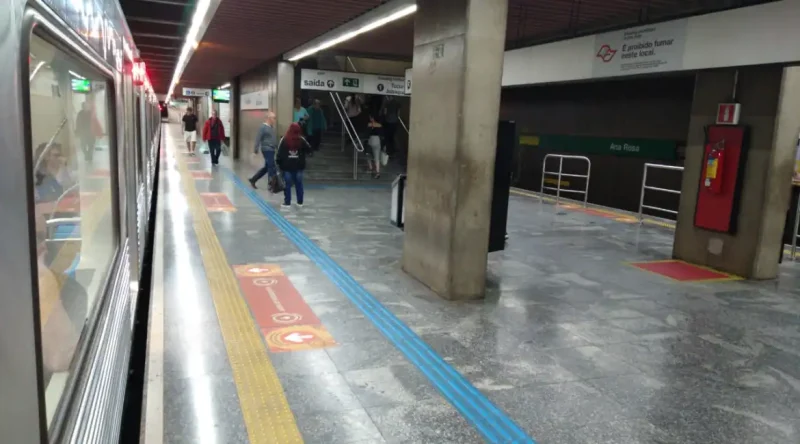 Mutirões gratuitos de saúde e empregabilidade ocorrem em estações de metrô e trem