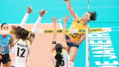 Brasil vence Venezuela e estreia com vitória no Sul-Americano de vôlei feminino